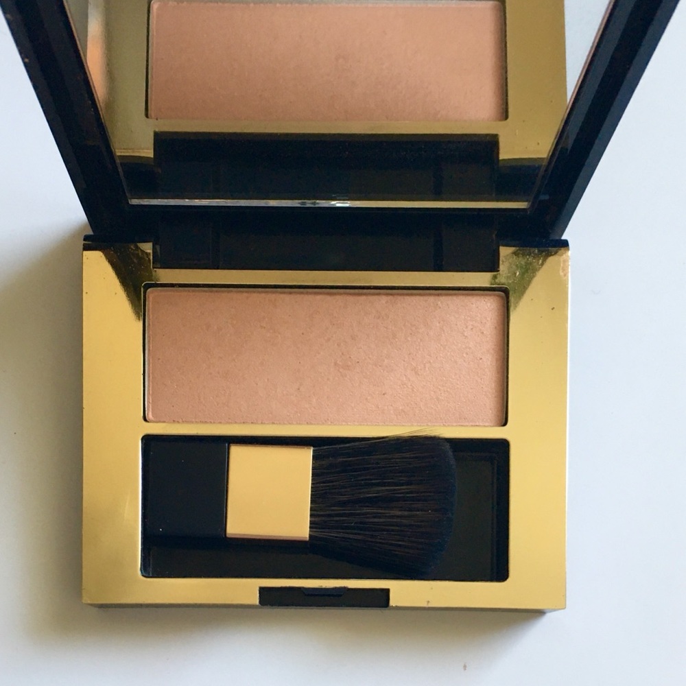 Premium Makeup Bundle - Picture 4 of 7